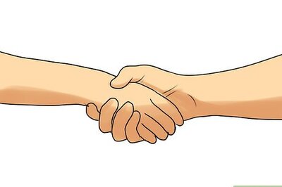 How to Fit In Better With People at a New School or College