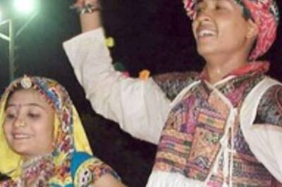 Navratri Tradition: Know Why Men From Barot Community Wear Saree and Perform Garba