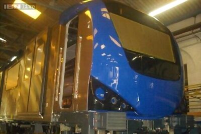 Jayalalithaa flags off Chennai metro trial run