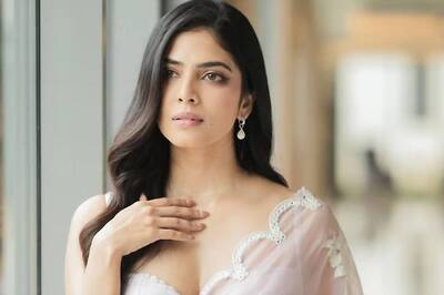 Forget LBD, Malavika Mohanan’s Velvet Black Gown Is A Total Head-Turner; Pics Inside