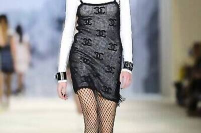 Chanel Shows Two-tone Cruise Line To Eclectic Dubai Crowd