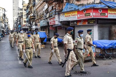 20 Cops Injured in Clash with Locals in Bengal over Alleged Bid to Dispose of Coronavirus Patient's Body