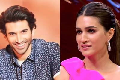 Karan Johar Offers to Play Cupid for Kriti Sanon, Aditya Roy Kapur; She Says 'Yes, Let's Hang Out'