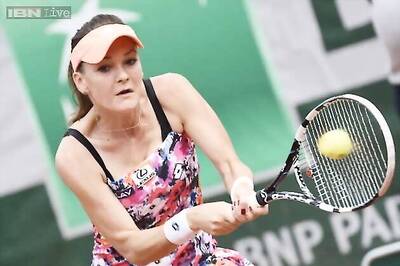 Top-seeded Radwanska beats Hercog at Korea Open