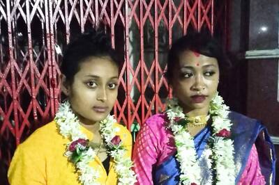 Lesbian Couple Ties Knot in Kolkata Temple Despite Family's Disapproval, Here's What Happened
