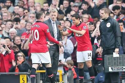 Wayne Rooney double powers Manchester United to win over Aston Villa