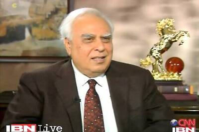 Sibal attacks Modi's claims on Gujarat