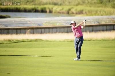 Recuperating Snedeker withdraws from Tiger's event