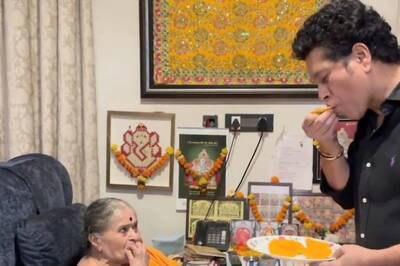 WATCH | Sachin Tendulkar Enjoys Season's First Mango With His Mother in Heartwarming Video