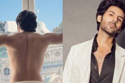 Kartik Aaryan Has The Best Reaction To Ayushmann Khurrana's Saawariya Pose In a Towel