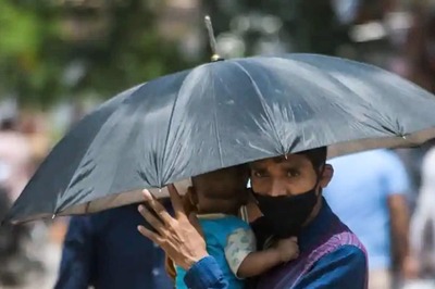 Cloudy Sky, Thunderstorm Bring Relief to Delhi as Maximum Temperature Settles at 42.4 Deg C