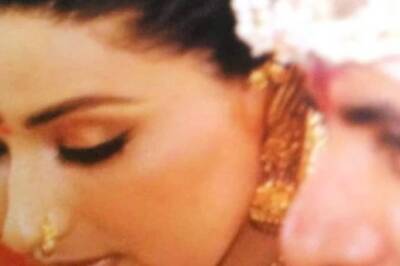 Can You Guess Who This Bollywood Couple In This Viral Wedding Photo Is?