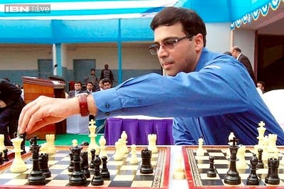 Viswanathan Anand draws but stays in front with sole lead