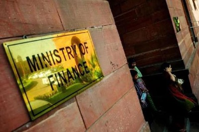 Finance Ministry Ties up with 40 Entities to Extend Funding under Mudra Scheme
