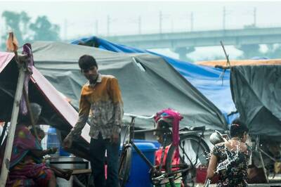 People Living Near Yamuna River in New Delhi Return Home as Waters Recede
