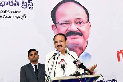 V-P Venkaiah Naidu Recalls Mahatma Gandhi's Suggestion to Disband Congress After Independence
