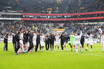 Bayern Munich win Bundesliga title in record time