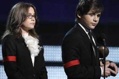Jackson's children receive his Lifetime Grammy