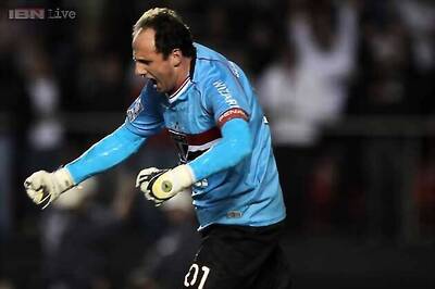 Rogerio set to break Ryan Giggs world record