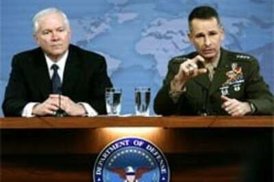 Taliban, Qaeda regrouping in Pak: Gates