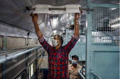 Railways to Deploy Over 2,500 Doctors, 35,000 Paramedics at Covid-19 Care Centres