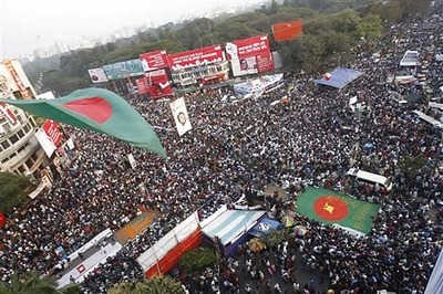 Bangladesh: Rioting over court decision kills 44