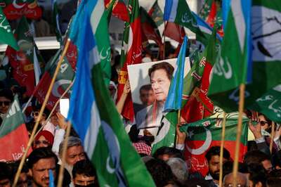 Imran Khan-backed Independents Secure Most Seats in Pak Polls, Shehbaz Meets Bilawal For Govt Formation | Top Points