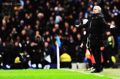 Chelsea still only fake leaders, says Jose Mourinho