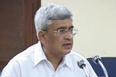 Left leaders meet Sonia, PM; reject olive branch