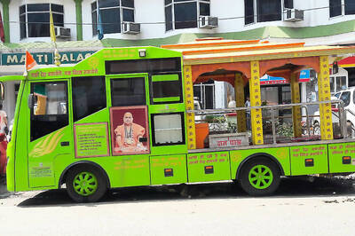 This Environment Baba's 'Yagya' Promises to Curb Delhi's Smog