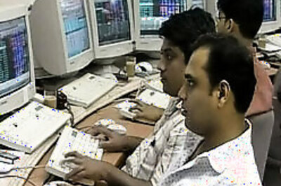 Weak global cues dampen mkt sentiment
