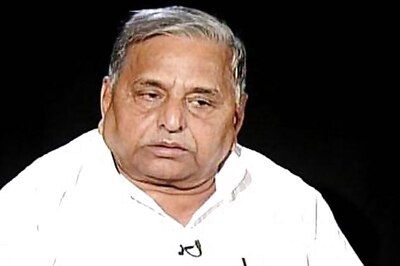 Mulayam Singh Yadav exhorts to maintain harmony in wake of border tension