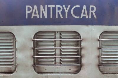 Indian Railways Likely to Resume Pantry Services, Provide Bed Rolls and Blankets Soon