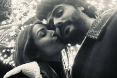 Malaika Arora Kisses Arjun Kapoor in Her 1st Instagram Post on New Year 2023; Pic Goes Viral