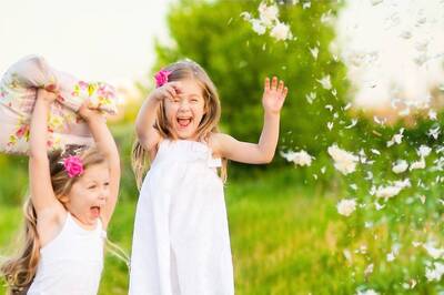 Happy Sisters Day 2021: Images, Wishes, Quotes, Messages and WhatsApp Greetings to Share with Your Sister Dear