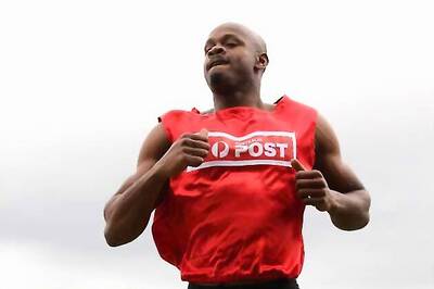 Asafa Powell wins re-run 100m at Ostrava meet