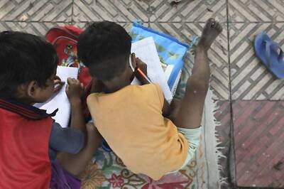 SC Stays HC Verdict Asking Schools to Provide Gadgets, Internet to Poor Students