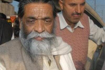 JMM calls bandh, cadres go on rampage