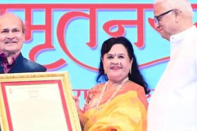 Veteran Marathi Actress Nayana Apte Honoured For Contribution To Cinema
