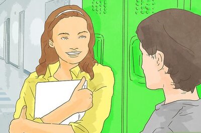 How to Make a Guy Less Nervous when You Talk to Him