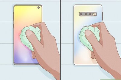 How to Clean Samsung Galaxy S10