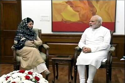 Mehbooba Mufti Welcomes Demonetisation, Says It's a Historic Decision