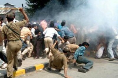 BJP-SP workers clash in UP, one dead