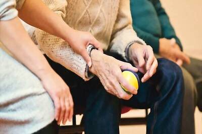 Study Says Ageing Neutralizes Sex Differences In The Brain