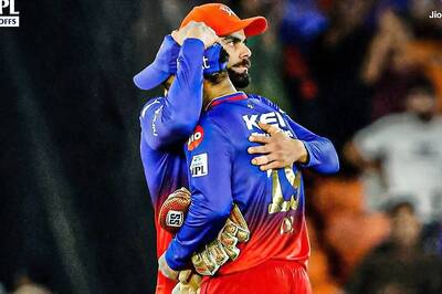 'Want to Thank People Like Kohli... Will Do Anything for RCB': Dinesh Karthik Speaks His Heart Out in Farewell Video - WATCH