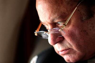 Pakistan's Former PM Nawaz Sharif Returns to Jail After Medical Treatment