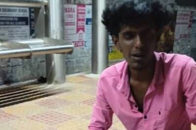 Tamil Comedian Bj Bala Shares Video of Having Dinner at Bus Stop