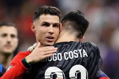 Portugal's Diogo Costa Pulls Off Three Wonder Saves in Penalties, Gets Embraced By Cristiano Ronaldo: WATCH