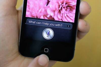 With Siri and new alliances, Apple takes on Google search