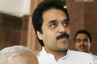 HJC splits, 4 of 6 party MLAs join Congress